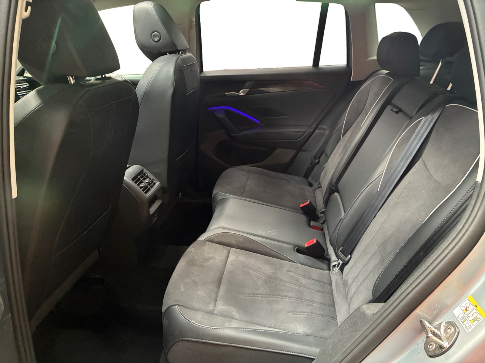 VOLKSWAGEN Tiguan 2.0 TDI 150ch DSG7 Elegance 2025