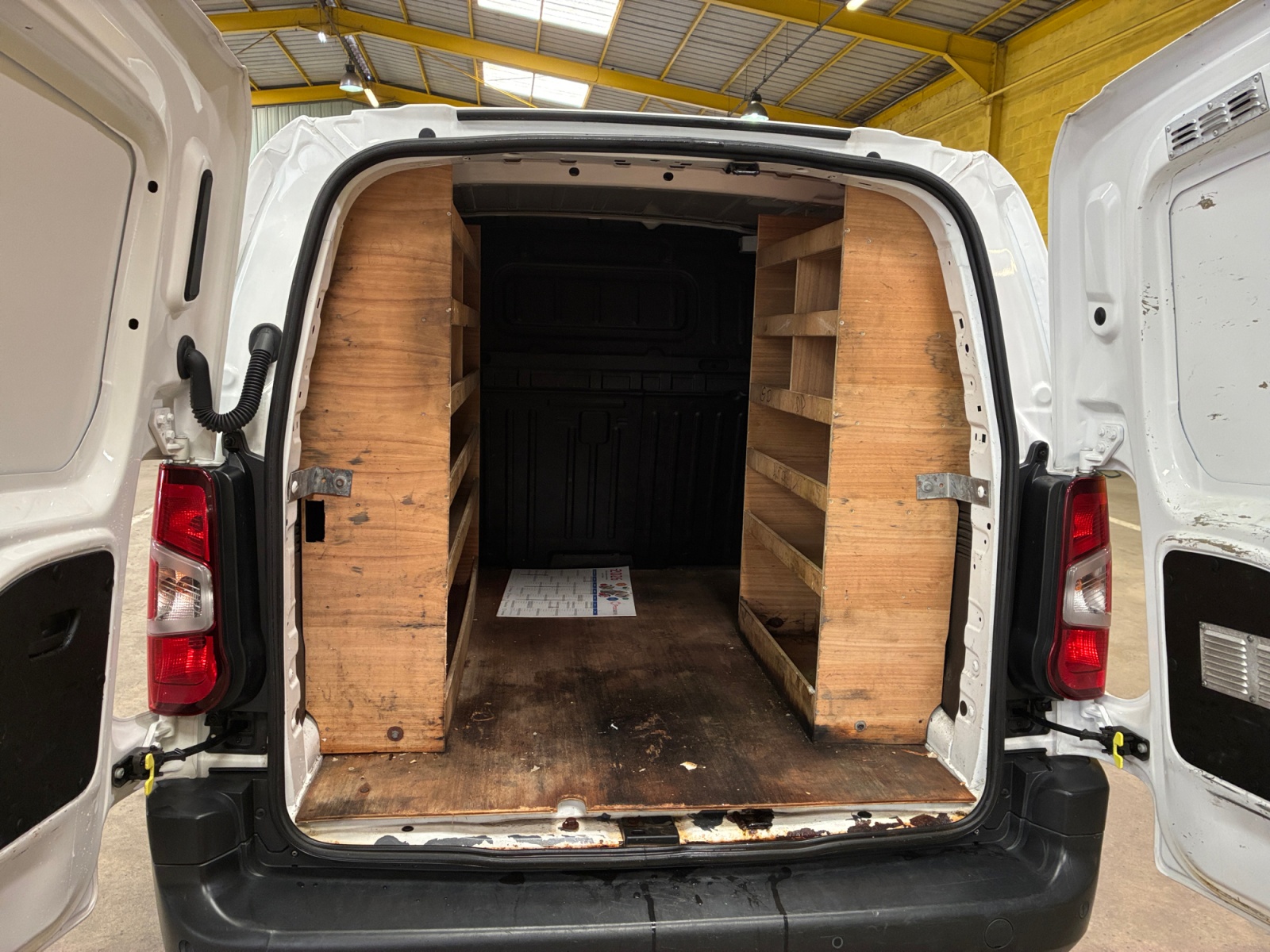 PEUGEOT PARTNER FOURGON PARTNER FOURGON STANDARD 650 KG BLUEHDI 75 BVM5 PREMIUM 2021