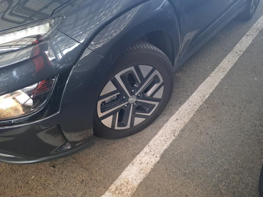 HYUNDAI  2023