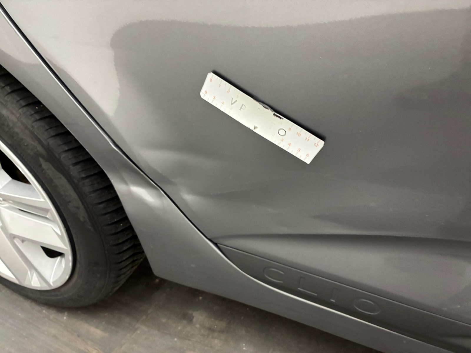 RENAULT RENAULT CLIO V dCi 100 Evolution 2024