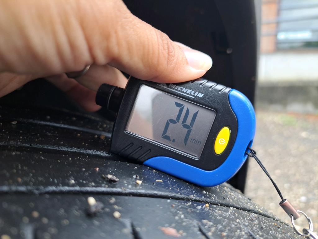 MERCEDES MERCEDES GLB 200 d 8G-DCT AMG Line 2023