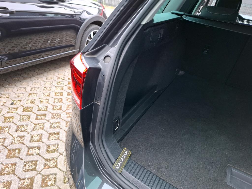 VOLKSWAGEN VOLKSWAGEN PASSAT SW 2.0 TDI EVO SCR 122 DSG7 Life Plus 2023