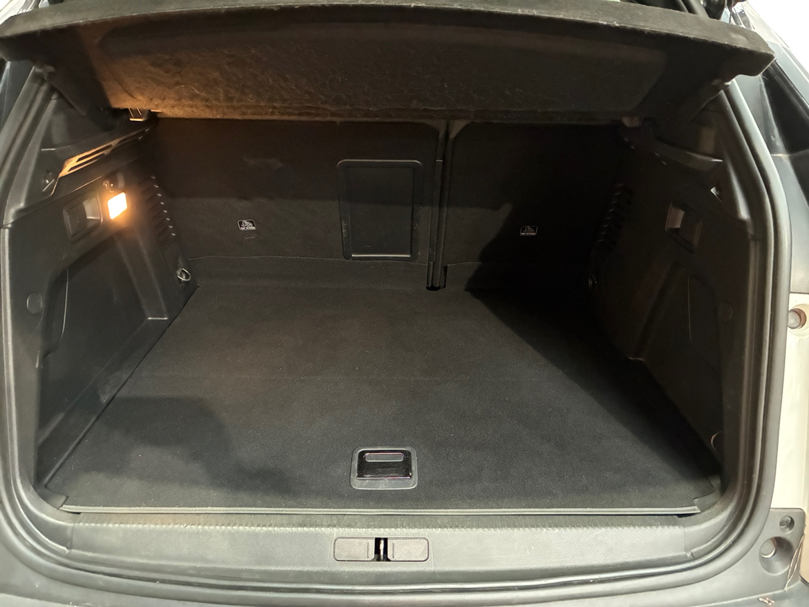 PEUGEOT 3008 Hybrid4 300 e-EAT8 2021