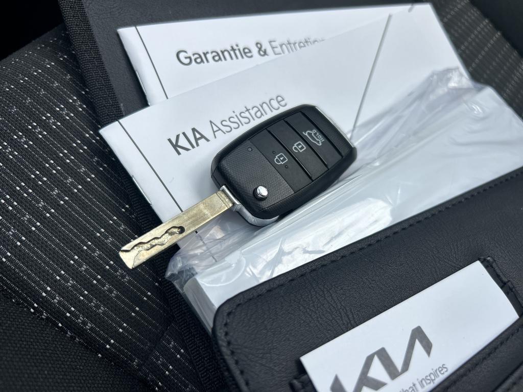 KIA  2023