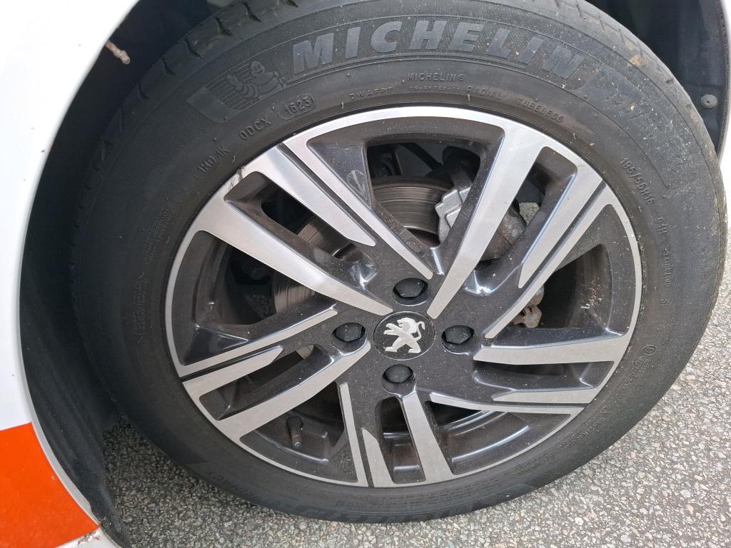 PEUGEOT PEUGEOT 208) 208 PureTech 75 S&S BVM5 Style 2023