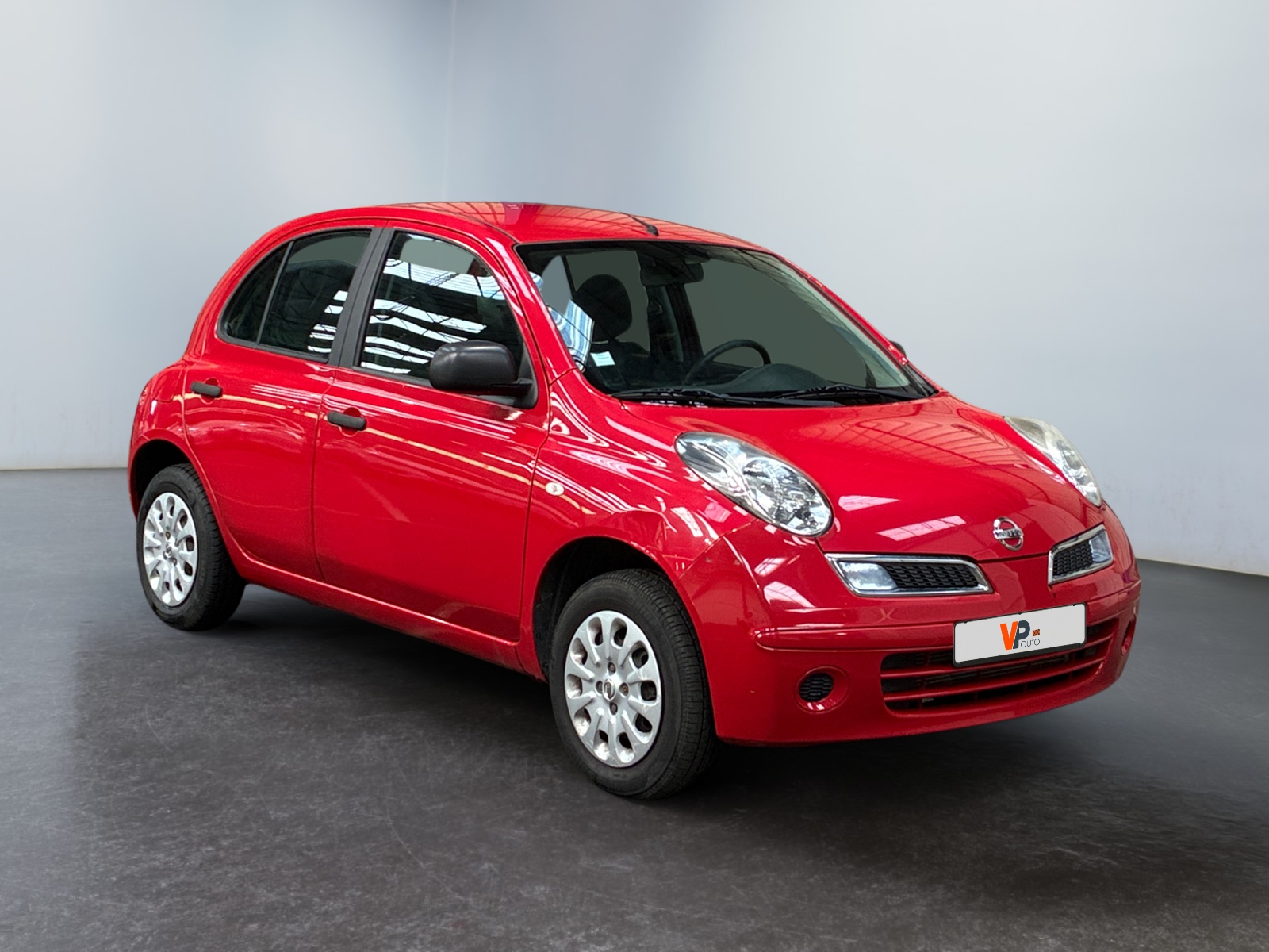 NISSAN  2010