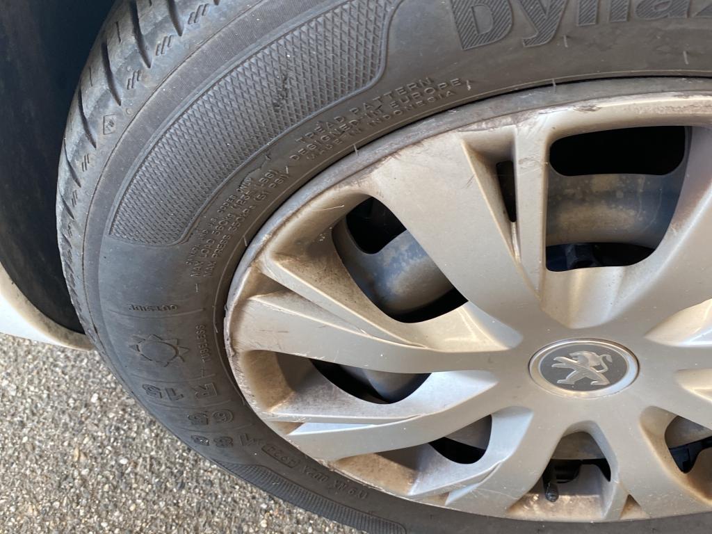 PEUGEOT 208 AFFAIRE PURETECH 82 S&S BVM5 PREMIUM PACK 2019
