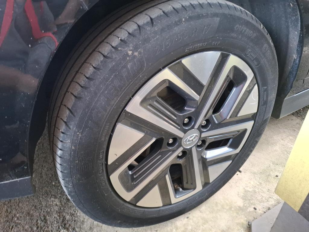 HYUNDAI  2023