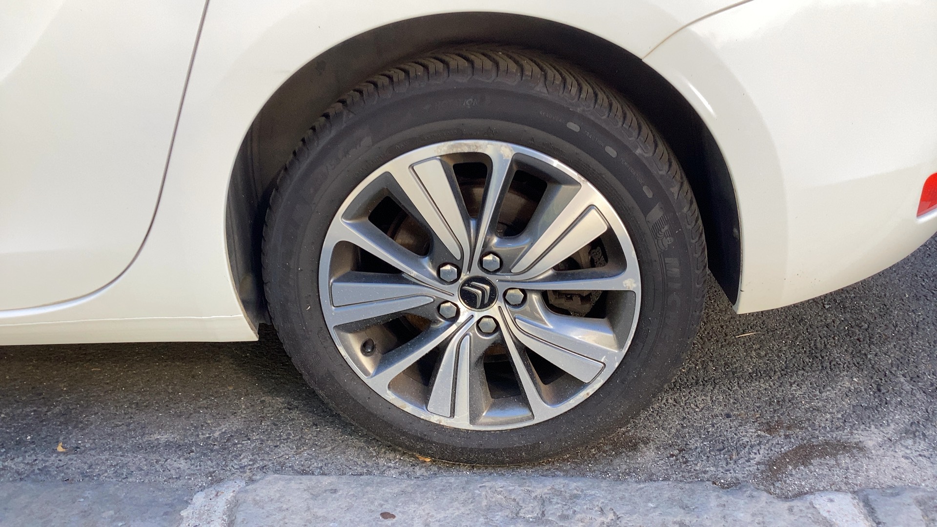 CITROEN 1.6 BLUEHDI 120 EXCLUSIVE START-STOP 2015