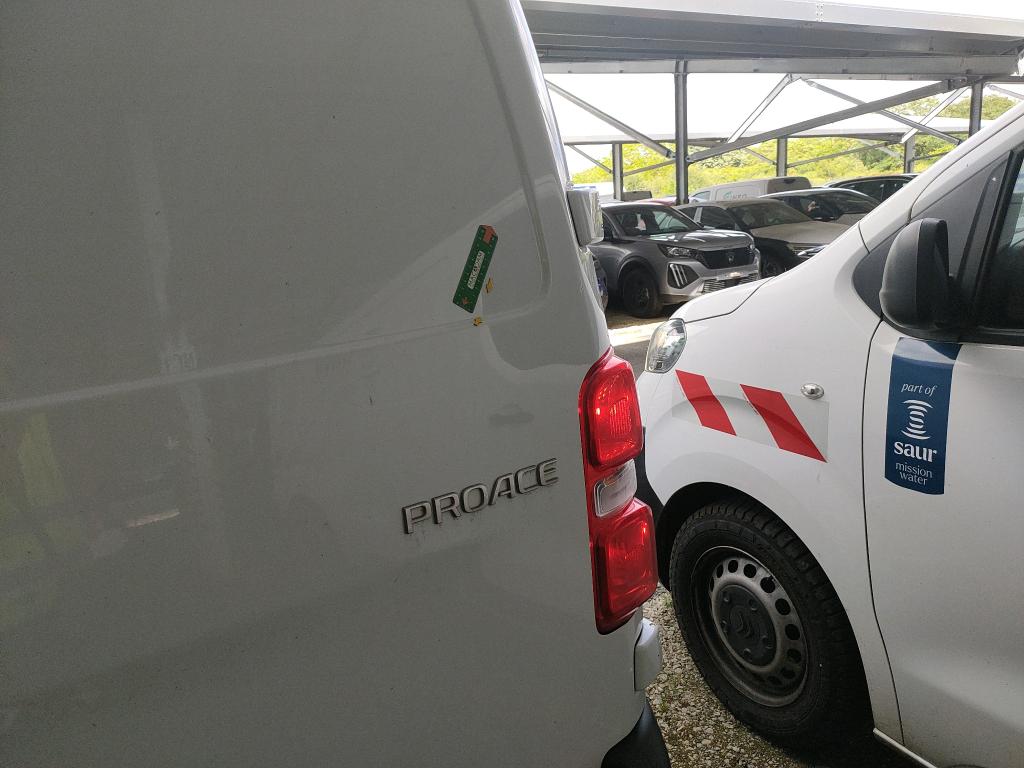 TOYOTA  2023