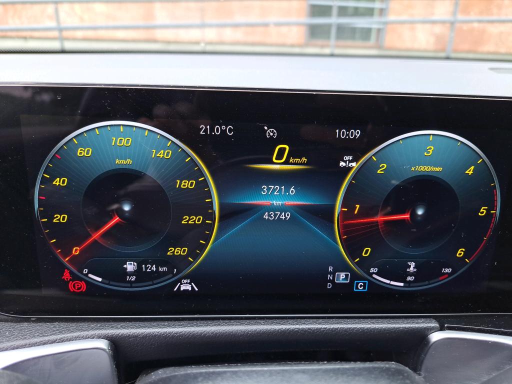 MERCEDES MERCEDES GLB 200 d 8G-DCT AMG Line 2023