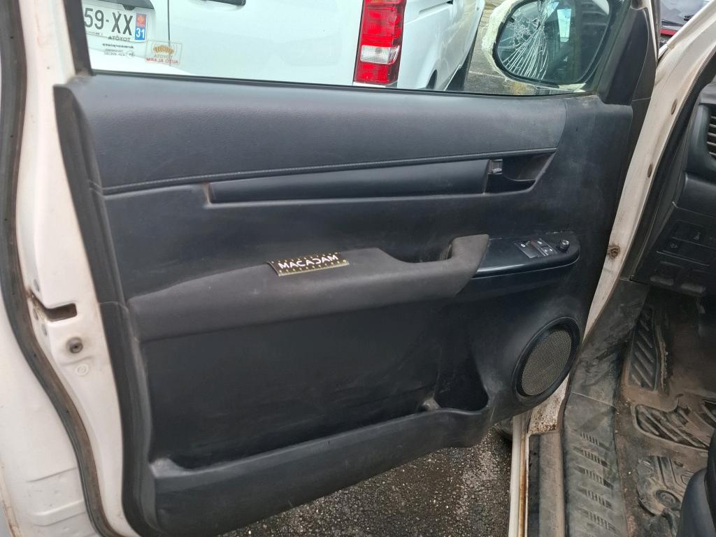 TOYOTA  2021
