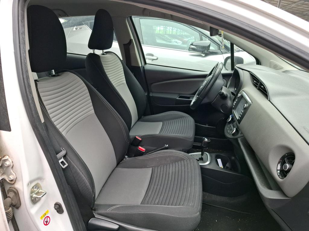 TOYOTA  2019