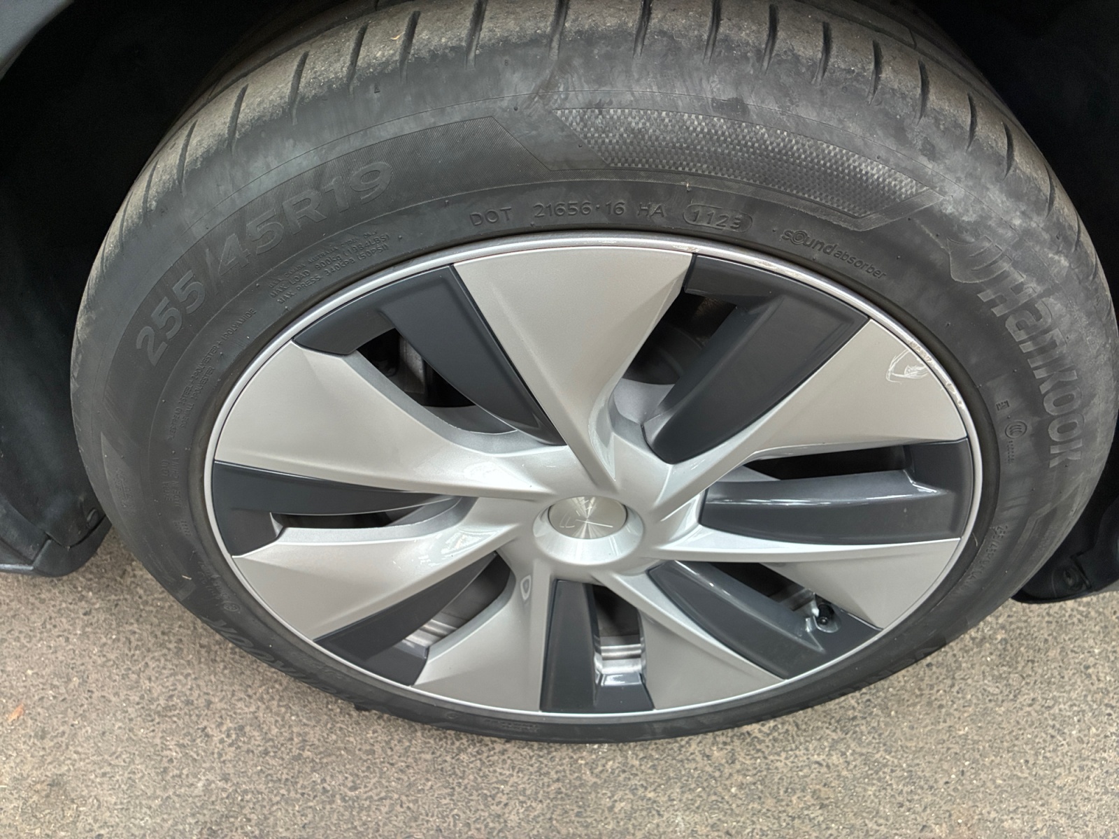 TESLA Model Y Standard RWD 2023