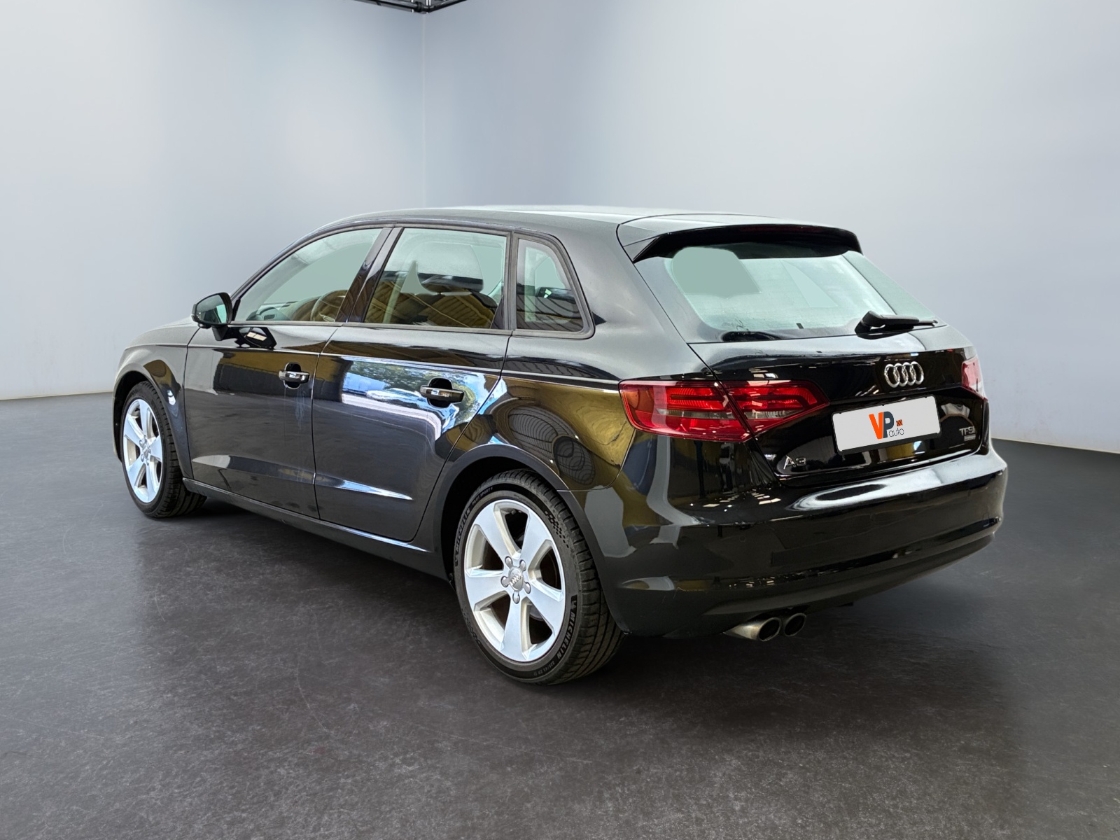 AUDI  2015