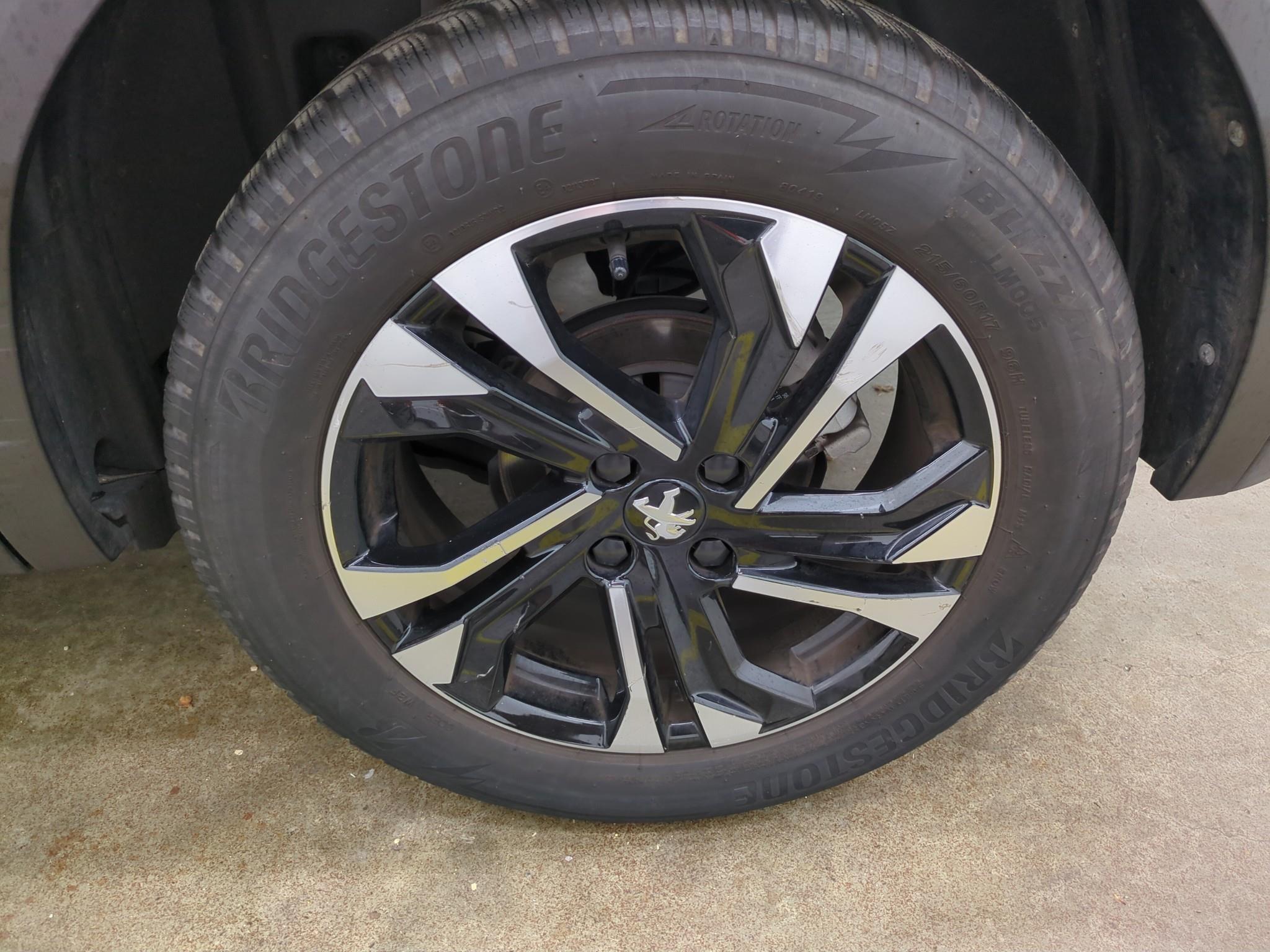 PEUGEOT 2008 BUSINESS BlueHDi 130 S&S EAT8 Allure 2021