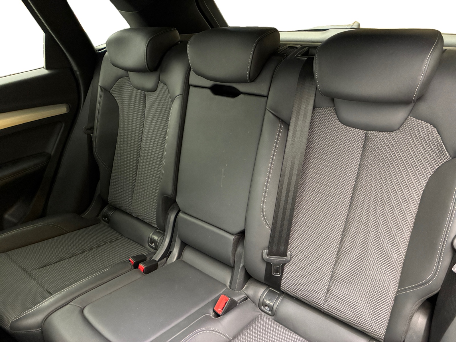 AUDI  2019