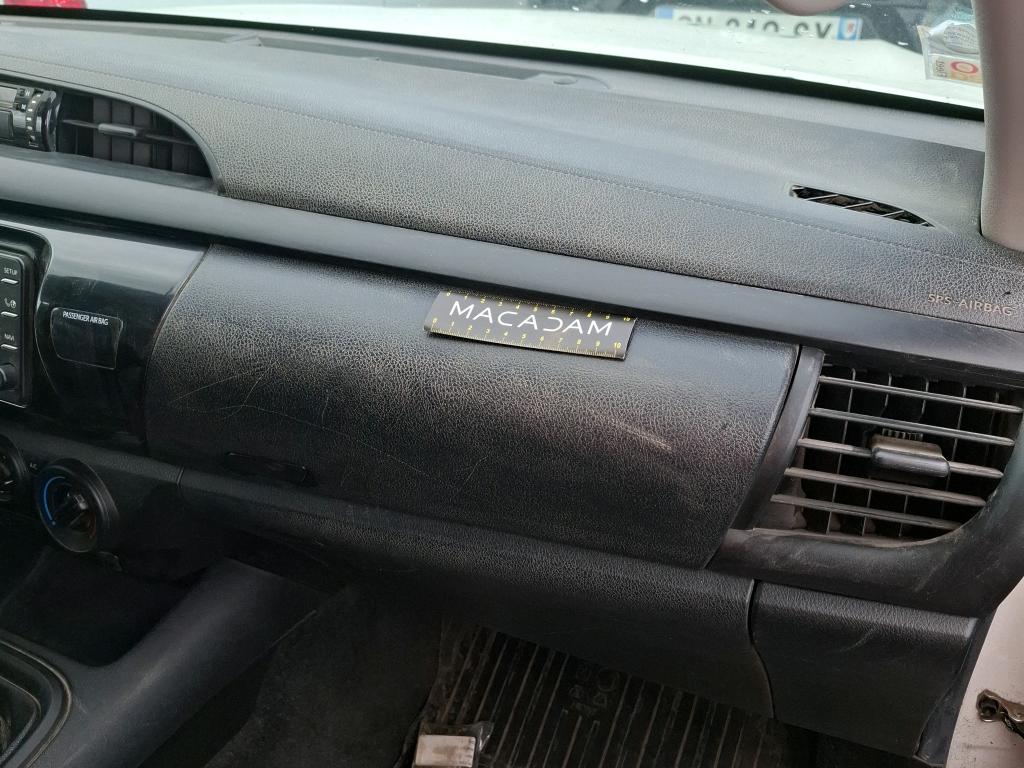 TOYOTA  2021