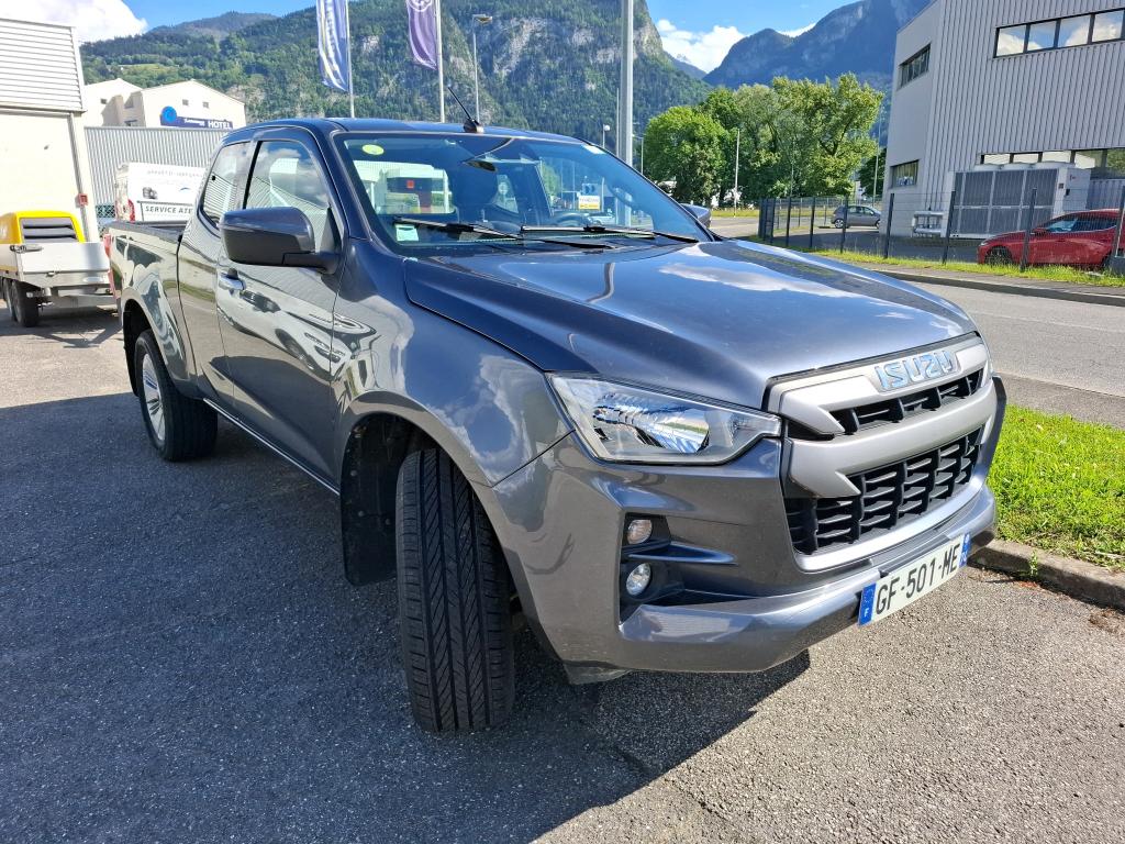 ISUZU  2022