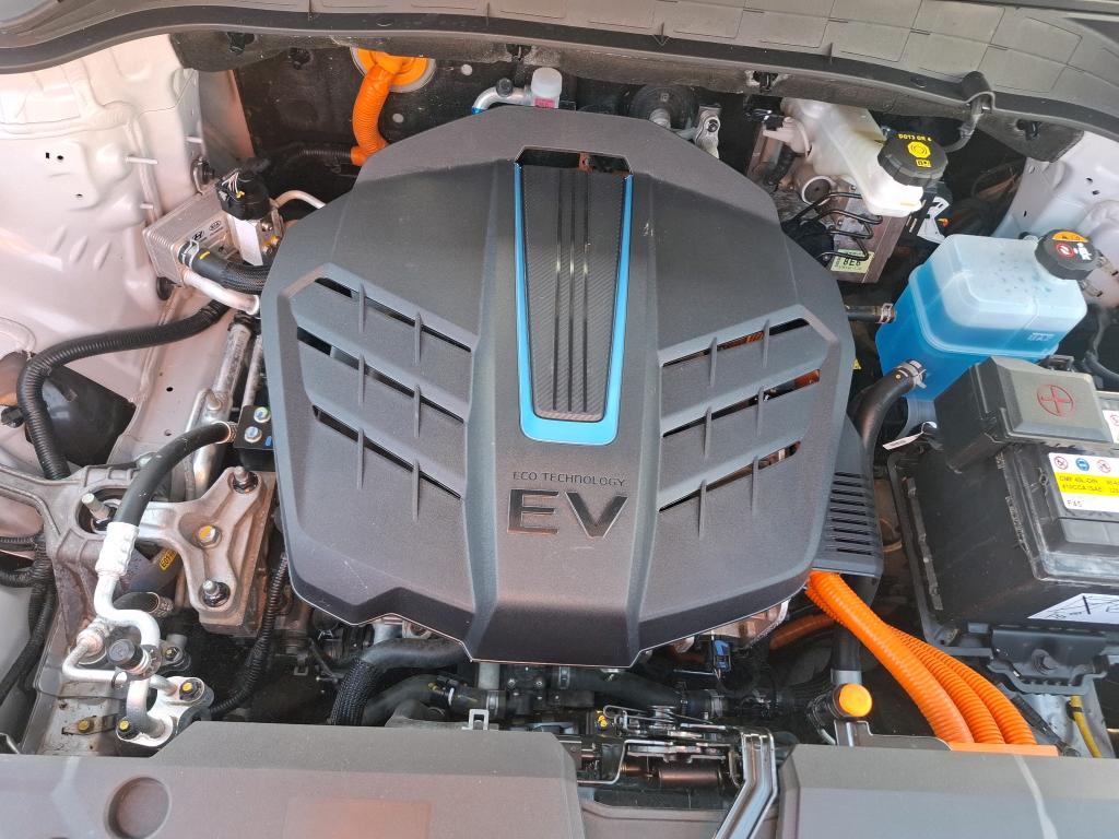 HYUNDAI  2023