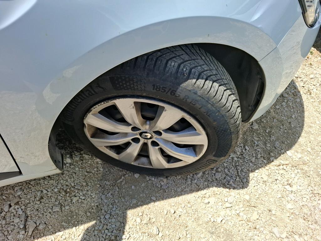 RENAULT RENAULT CLIO SOCIETE BLUE DCI 100 - 21N AIR NAV 2022
