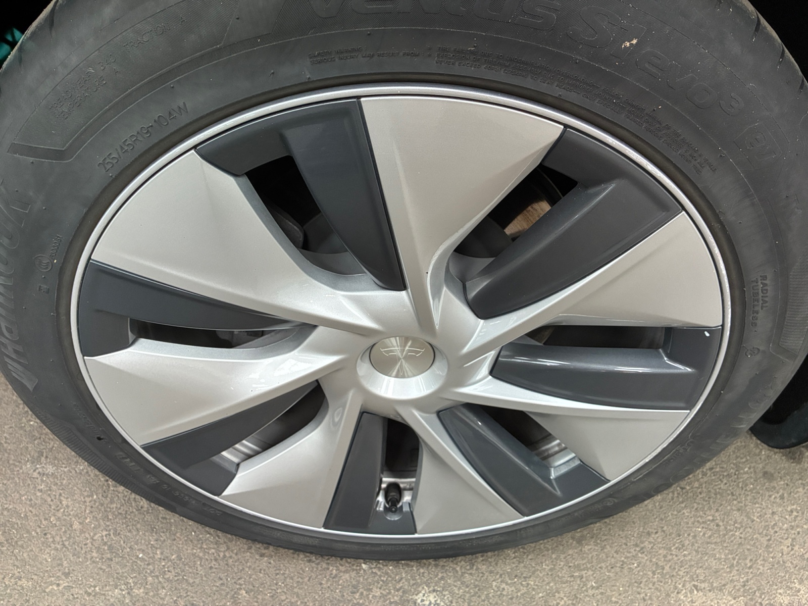 TESLA Model Y Standard RWD 2023