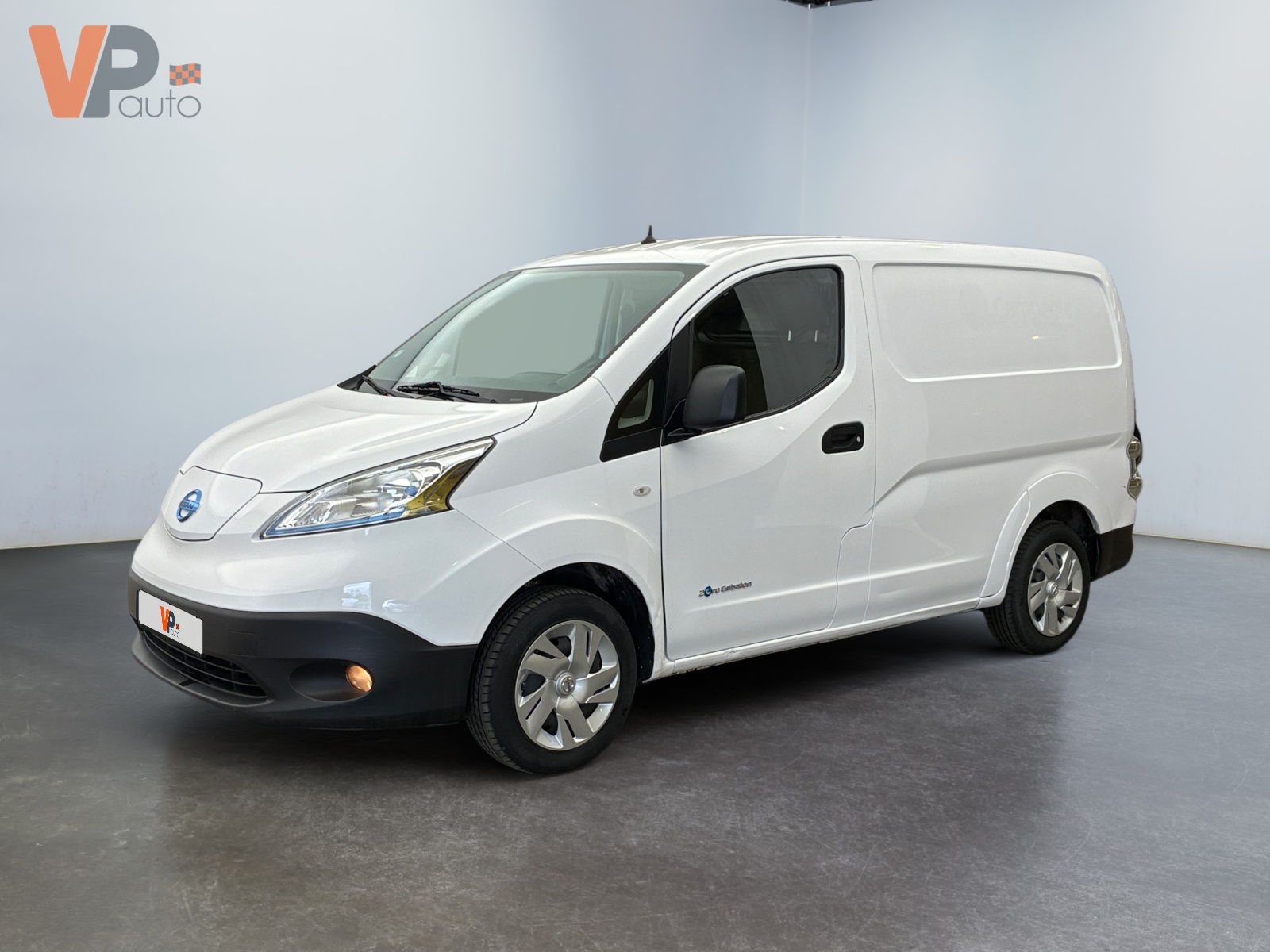 NISSAN  2020