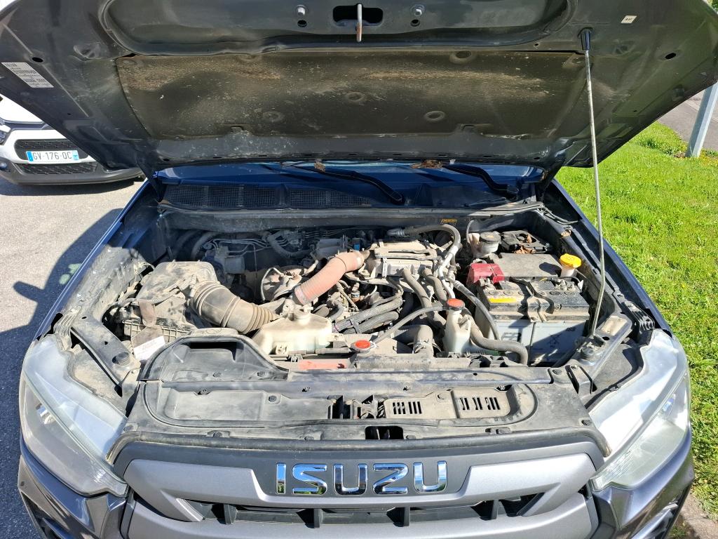 ISUZU  2022