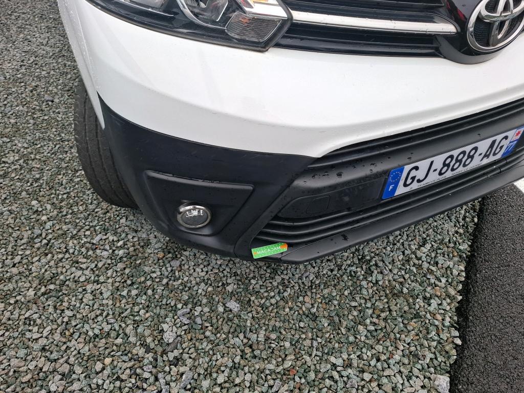 TOYOTA  2022