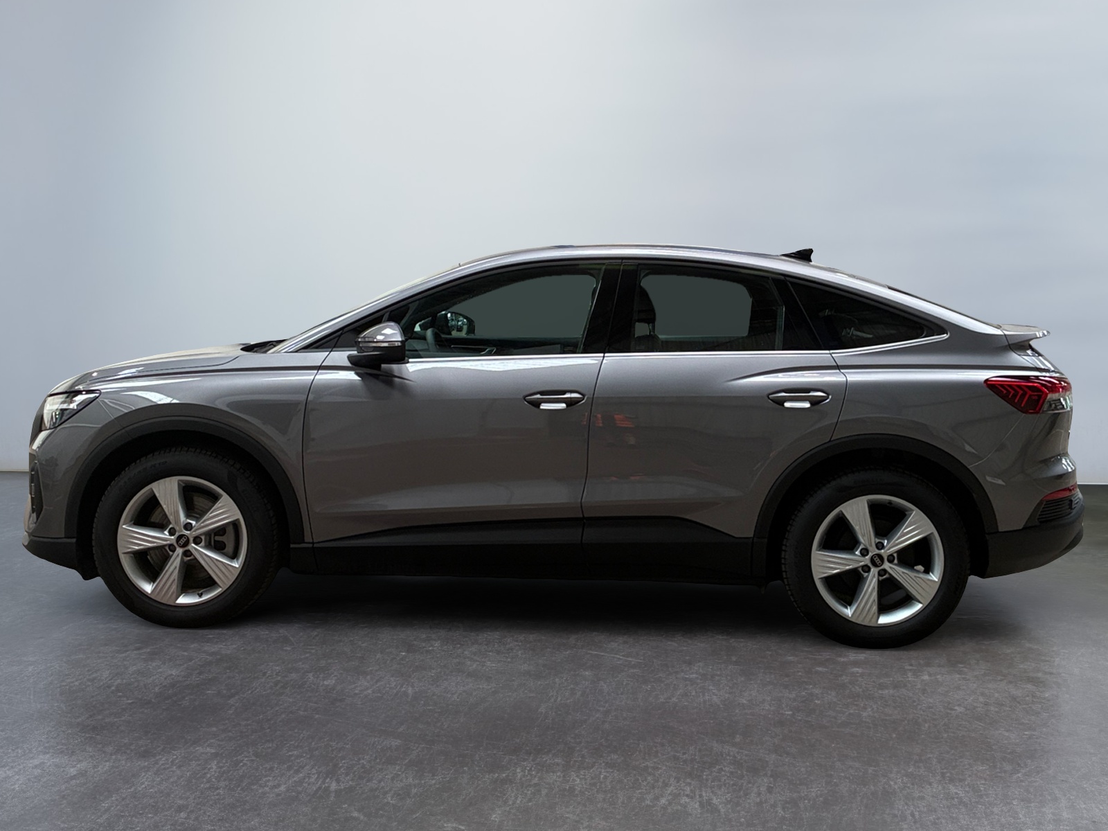 AUDI Q4 e-tron Sportback 45 quattro 265 ch 82 kW 2025