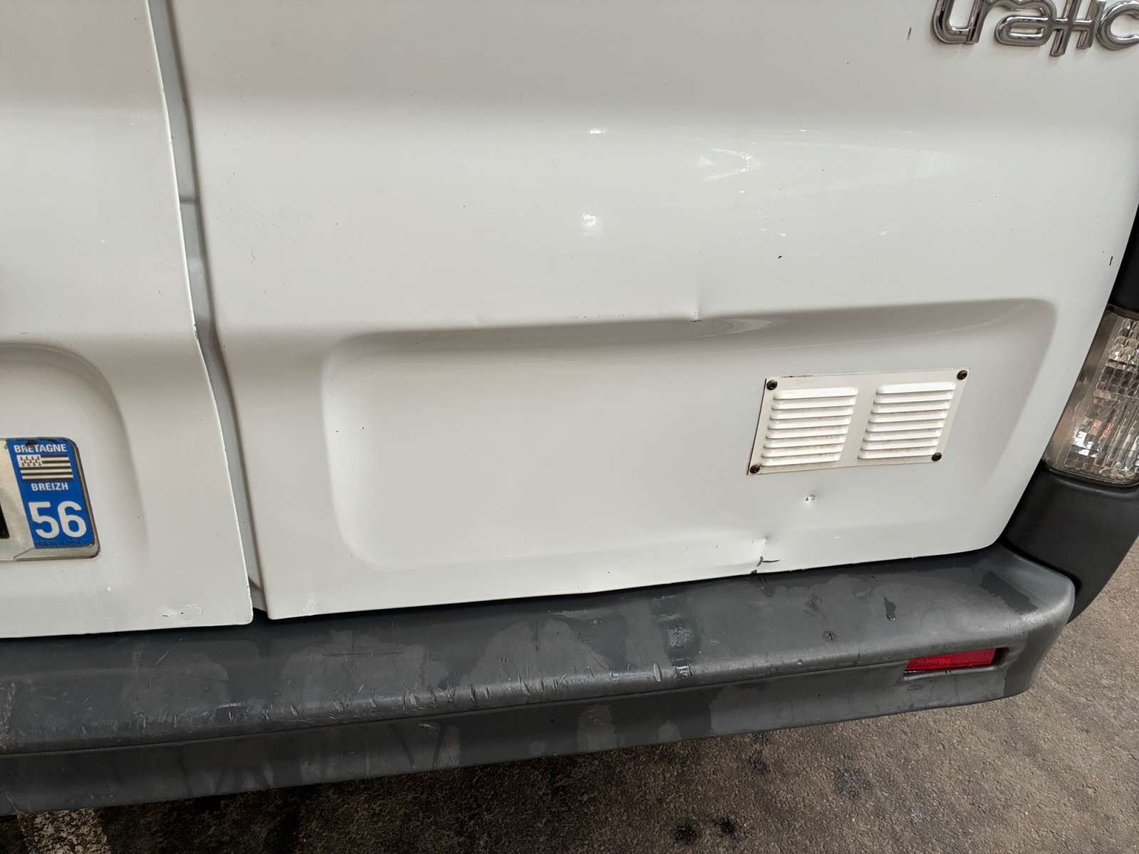 RENAULT TRAFIC FGN DCI 115 L2H1 1200 KG 2012