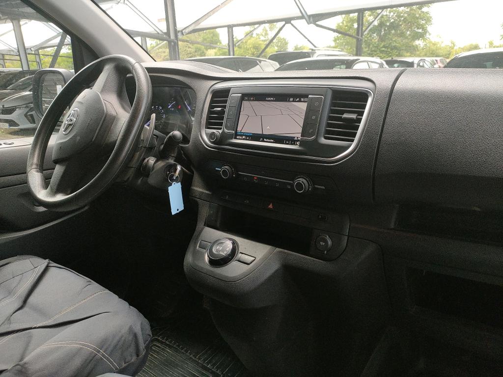 TOYOTA  2023