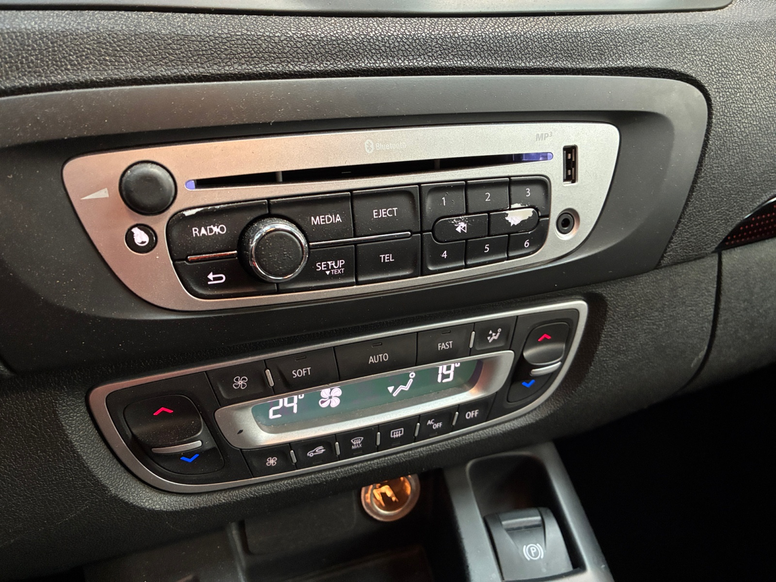 RENAULT Grand ScÃ©nic III dCi 130 FAP eco2 2012