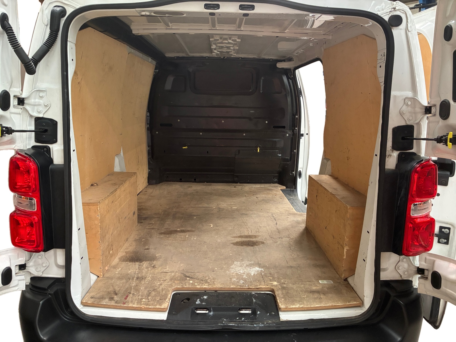 PEUGEOT EXPERT FOURGON FGN TOLE STANDARD 1.5 BLUEHDI 120 S&S BVM6 PREMIUM 2022