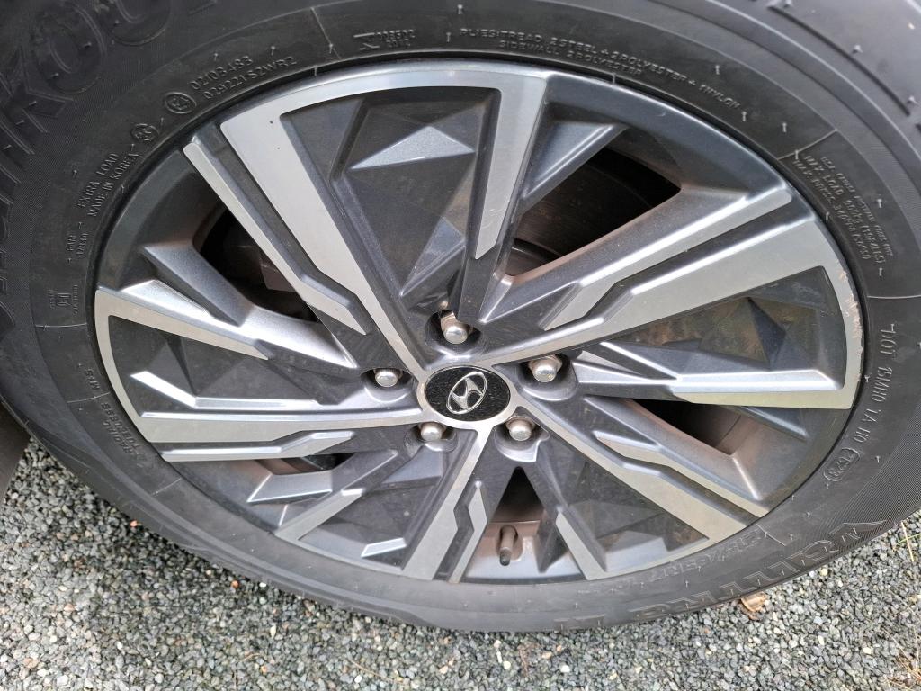 HYUNDAI  2023