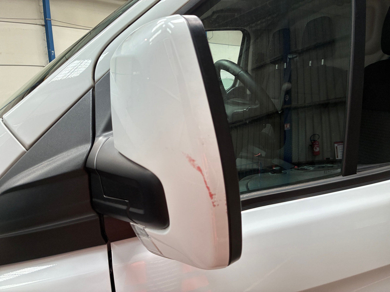 FORD TRANSIT CUSTOM FOURGON 300 L2H1 2.0 ECOBLUE 170 BVA TREND BUSINESS 2023