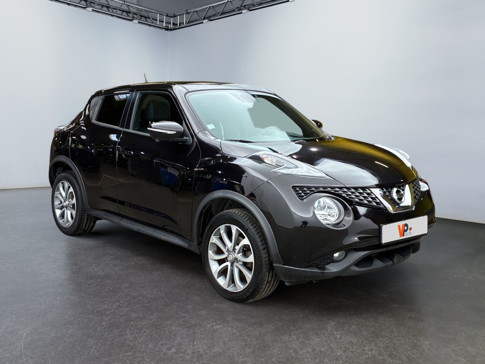 NISSAN  2016