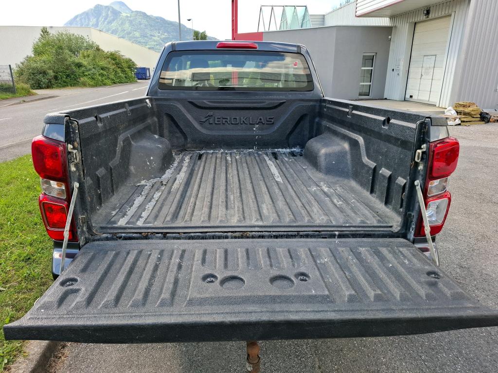 ISUZU  2022