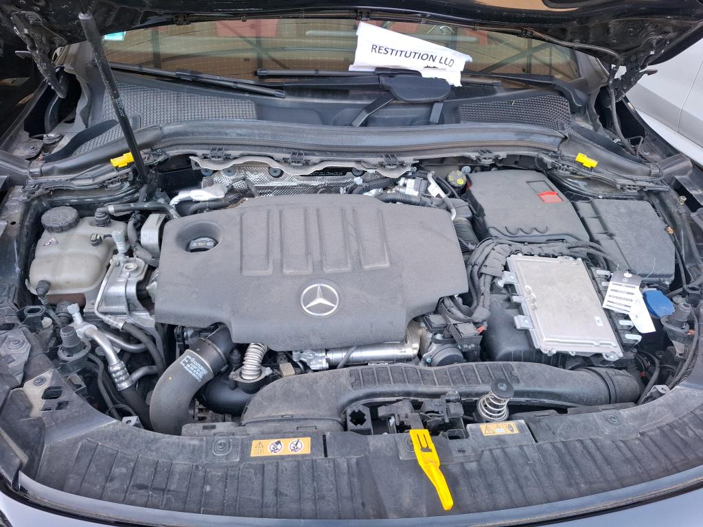 MERCEDES MERCEDES GLA II 200 d 8G-DCT AMG Line 2021