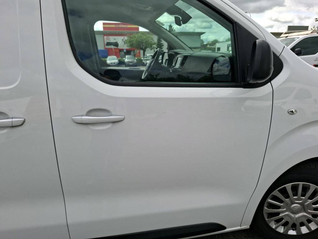 TOYOTA  2023