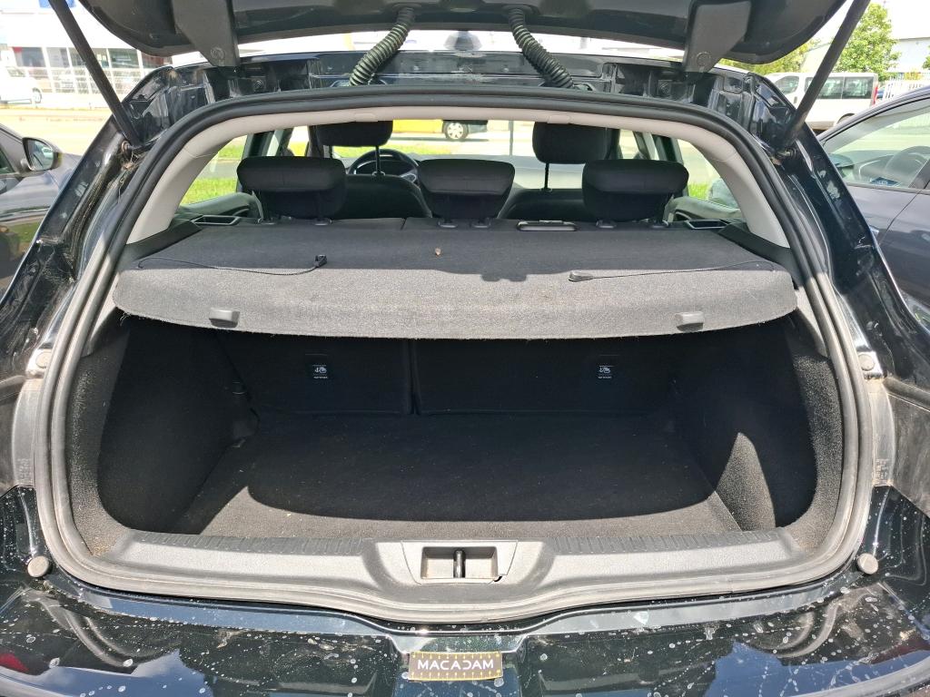 RENAULT RENAULT MÉGANE MEGANE IV Berline TCe 140 Evolution 2023