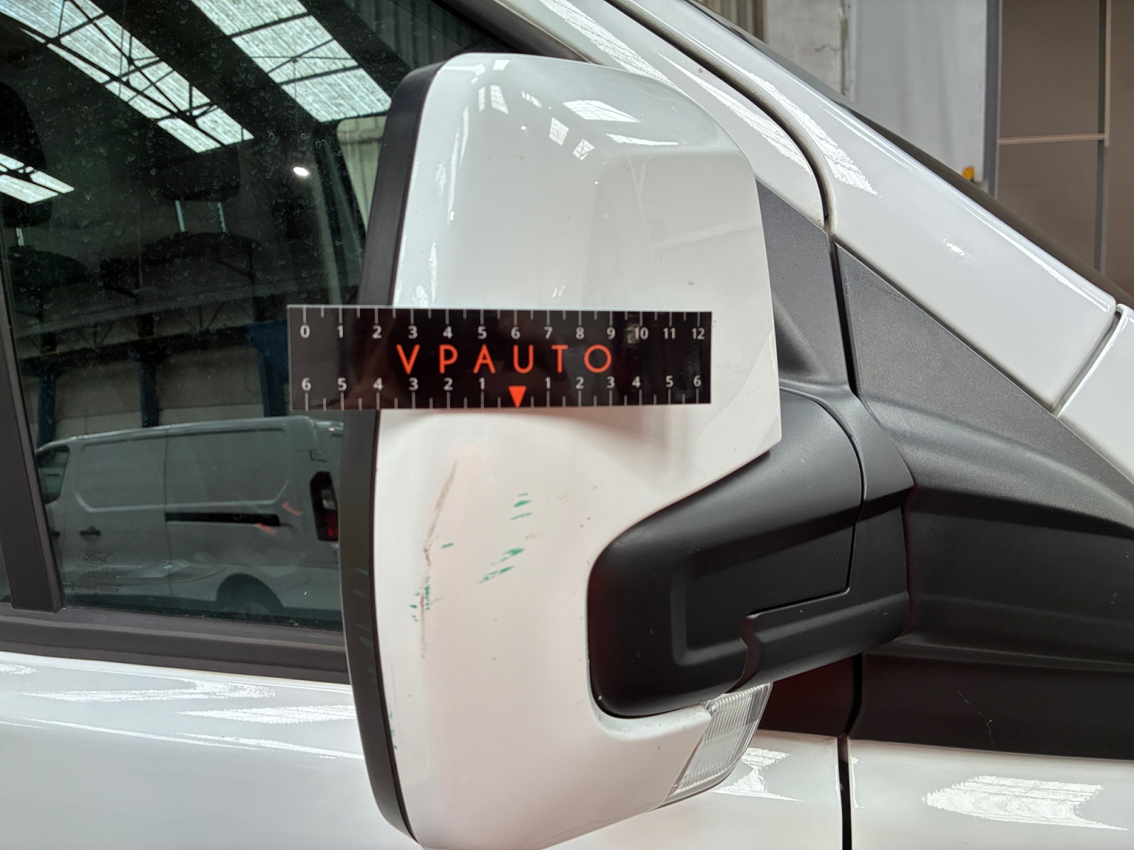 FORD TRANSIT CUSTOM FOURGON 300 L2H1 2.0 ECOBLUE 170 BVA TREND BUSINESS 2023