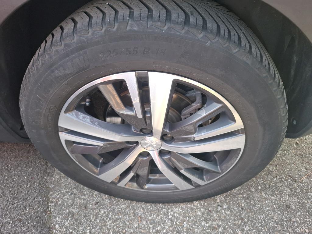 PEUGEOT PEUGEOT 3008 Hybrid 225 e-EAT8 Allure Pack 2023