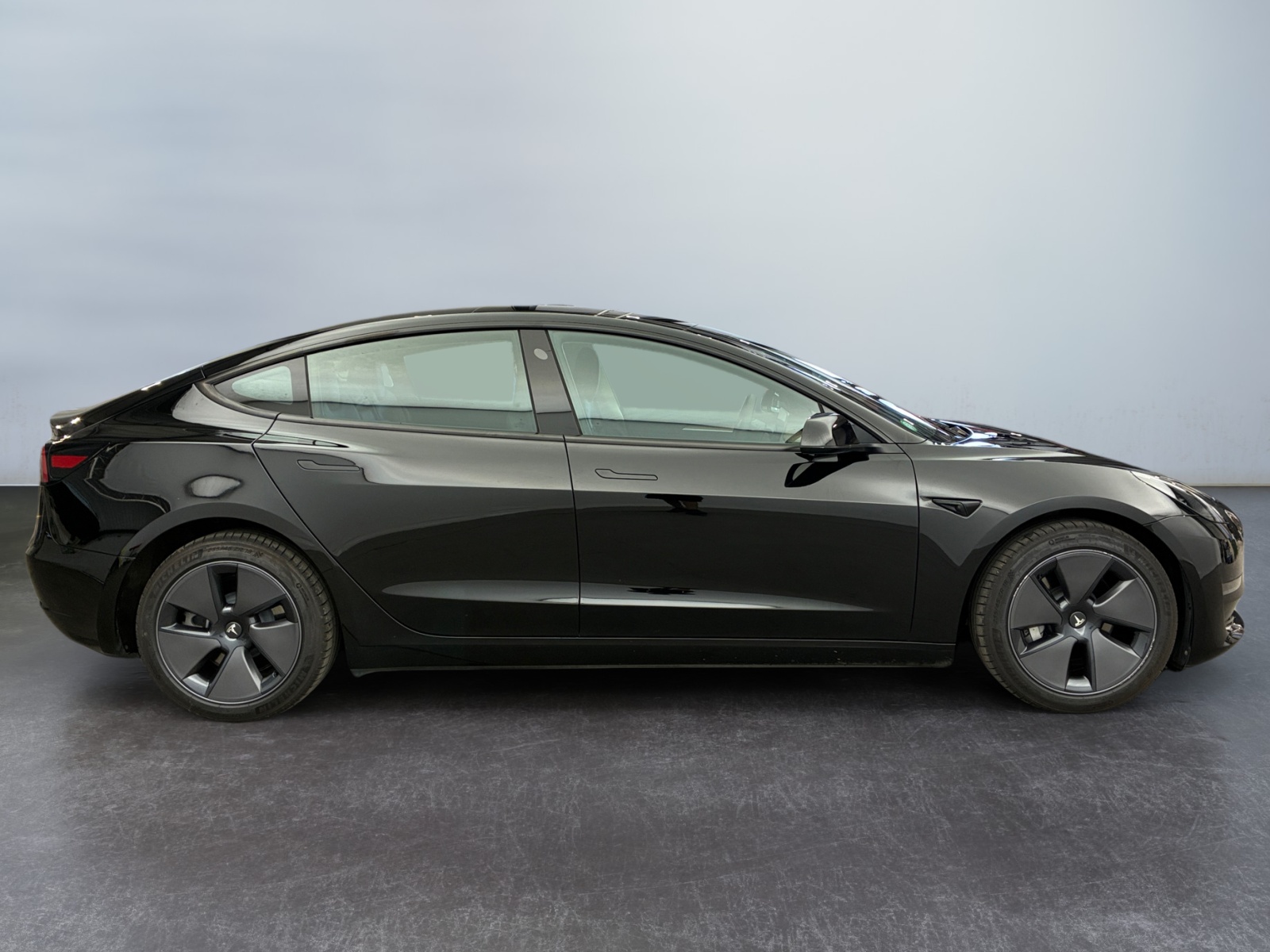 TESLA  2023