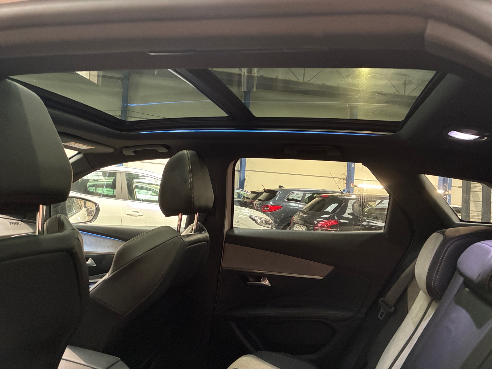 PEUGEOT 3008 Hybrid4 300 e-EAT8 2021