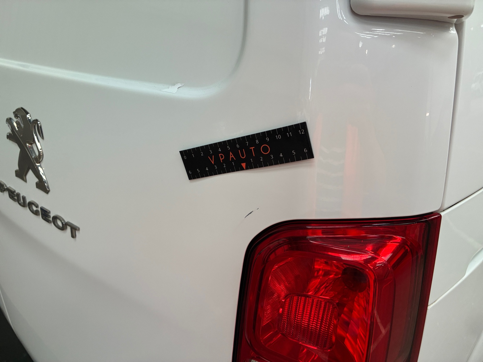 PEUGEOT EXPERT FOURGON FGN TOLE STANDARD 1.5 BLUEHDI 120 S&S BVM6 PREMIUM 2022