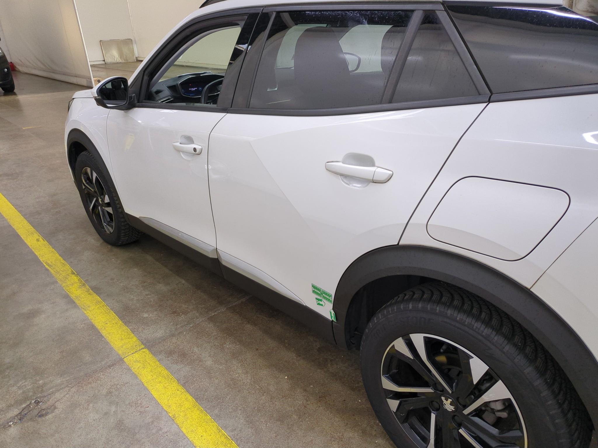 PEUGEOT 2008 BUSINESS BlueHDi 130 S&S EAT8 Allure 2021